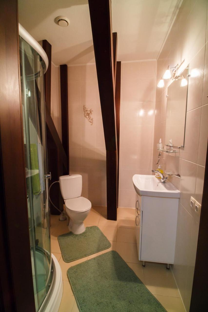Hotel On Khmelnytskogo 8 Kharkov Ngoại thất bức ảnh